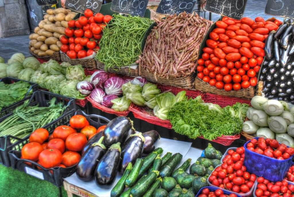 vegetables, market, tomatoes-353926.jpg